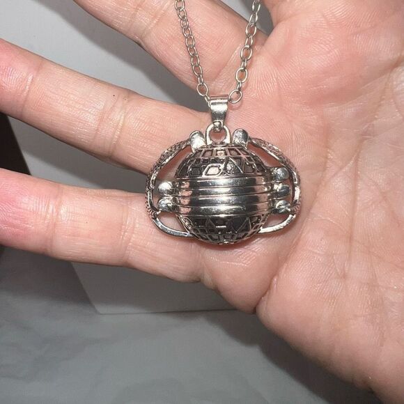 Silver Tone Memory Keeper Angel Locket Necklace - Picture 12 of 13